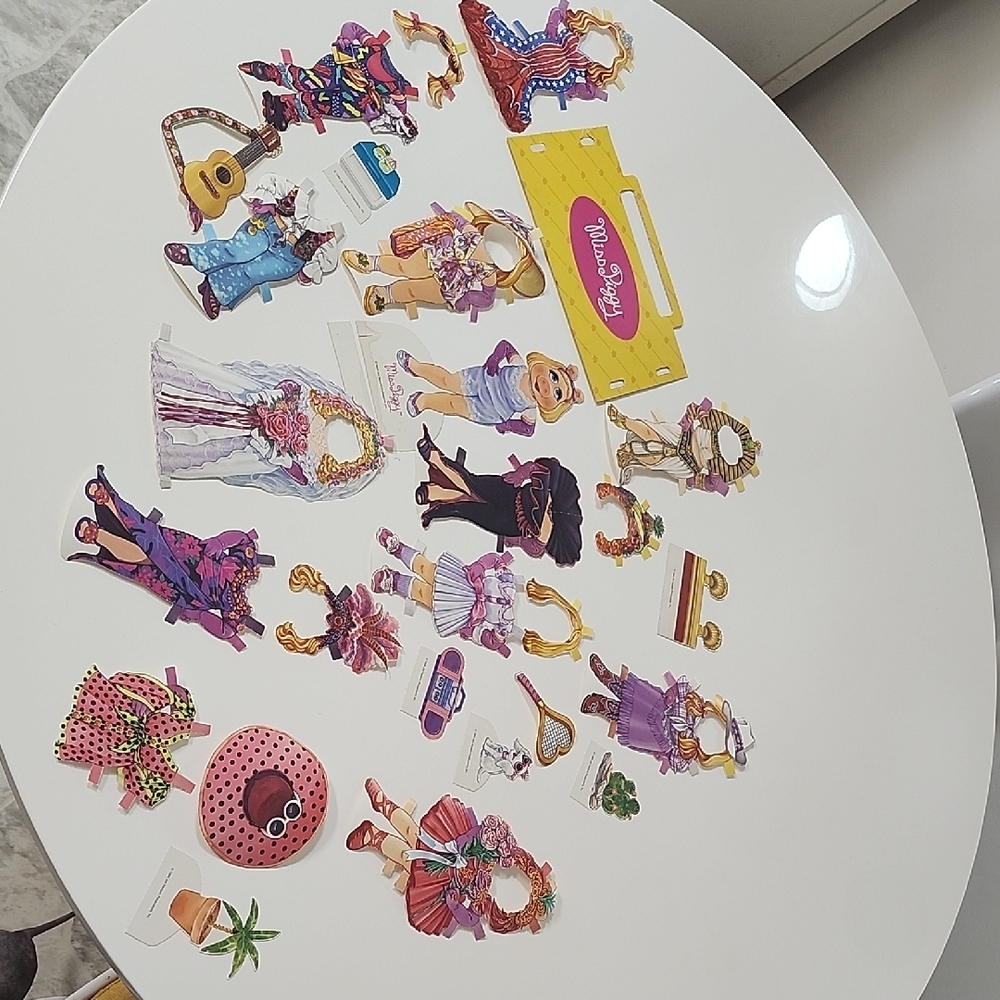 Vintage Miss Piggy Paper Doll Set 1994 - Picture 4 of 16